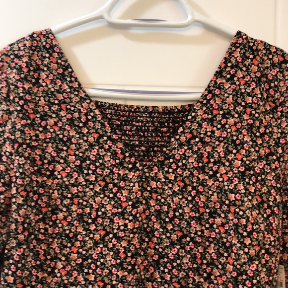 NWT Old Navy floral dress ruched back size small - Picture 2 of 6
